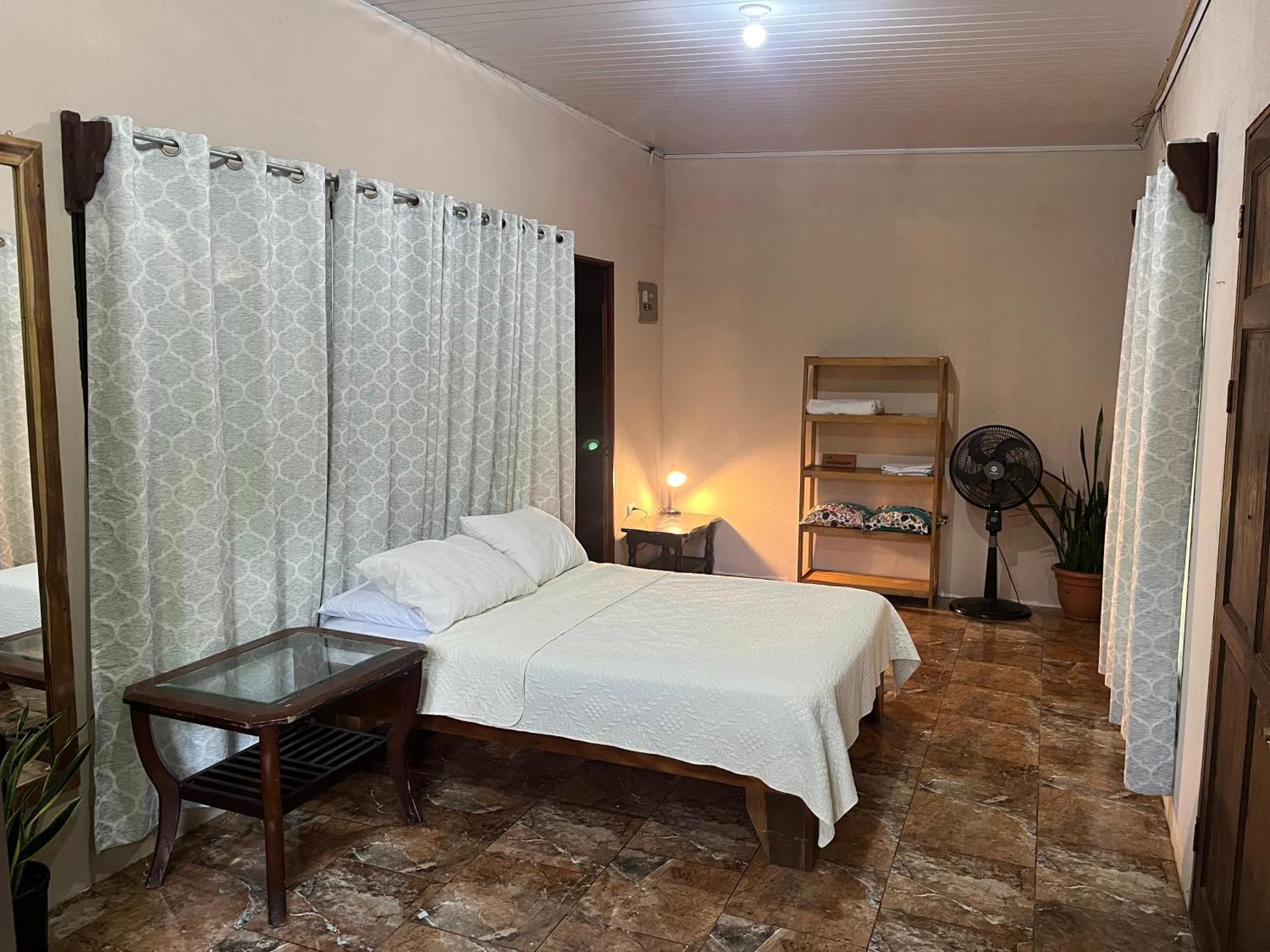 Casa Escondida Apartments Manuel Antonio Luaran gambar